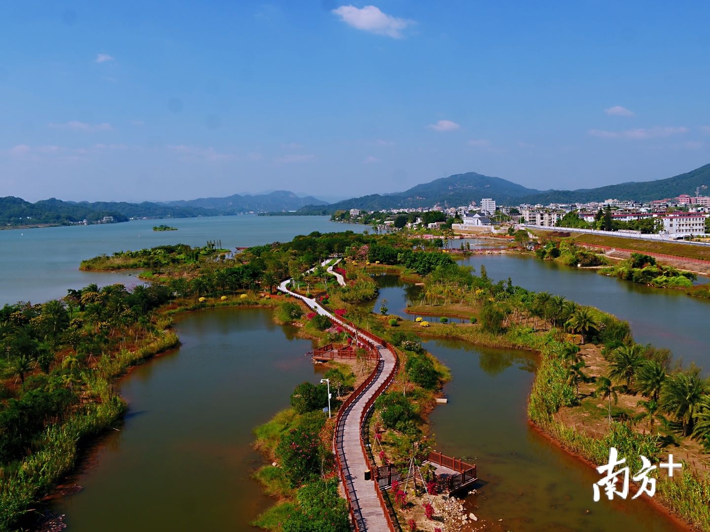 韩江生态廊道上的湿地公园